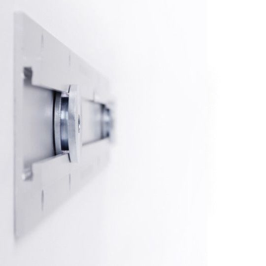Multibrackets M Universal Wallmount Super Slim Silver Small